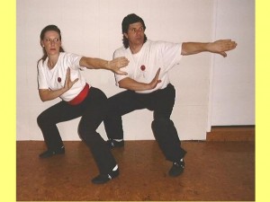 Ba_Gua_Stance_Comparison-TwoPeopleBaGuaStance