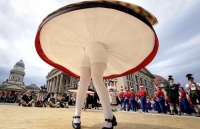 Yin_Legs_Gallery_101.jpg