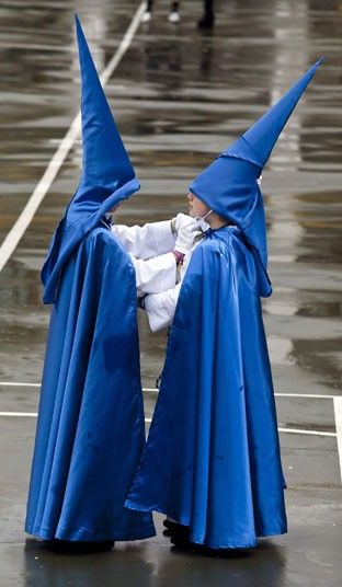 Pyramid_Shaped_Headgear_Gallery_009.jpg
