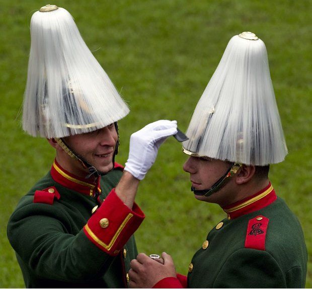 Pyramid_Shaped_Headgear_Gallery_027.jpg