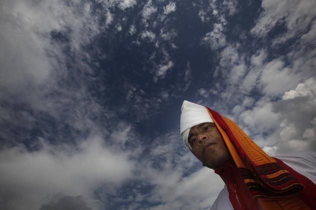 Pyramid_Shaped_Headgear_Gallery_037.jpg