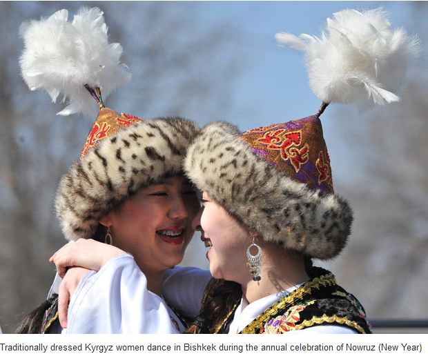 Pyramid_Shaped_Headgear_Gallery_044.jpg